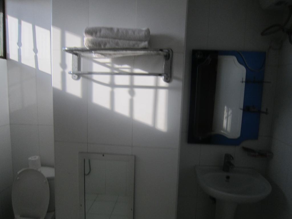 Donsuite Hotel Daressalam Zimmer foto