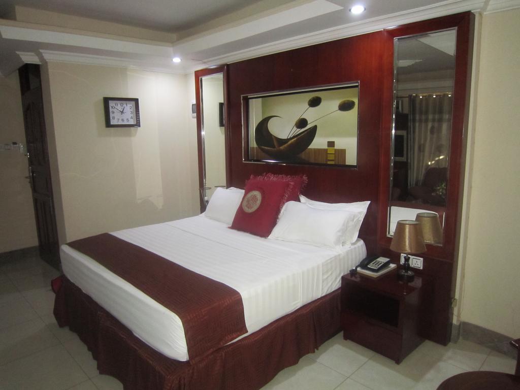 Donsuite Hotel Daressalam Zimmer foto