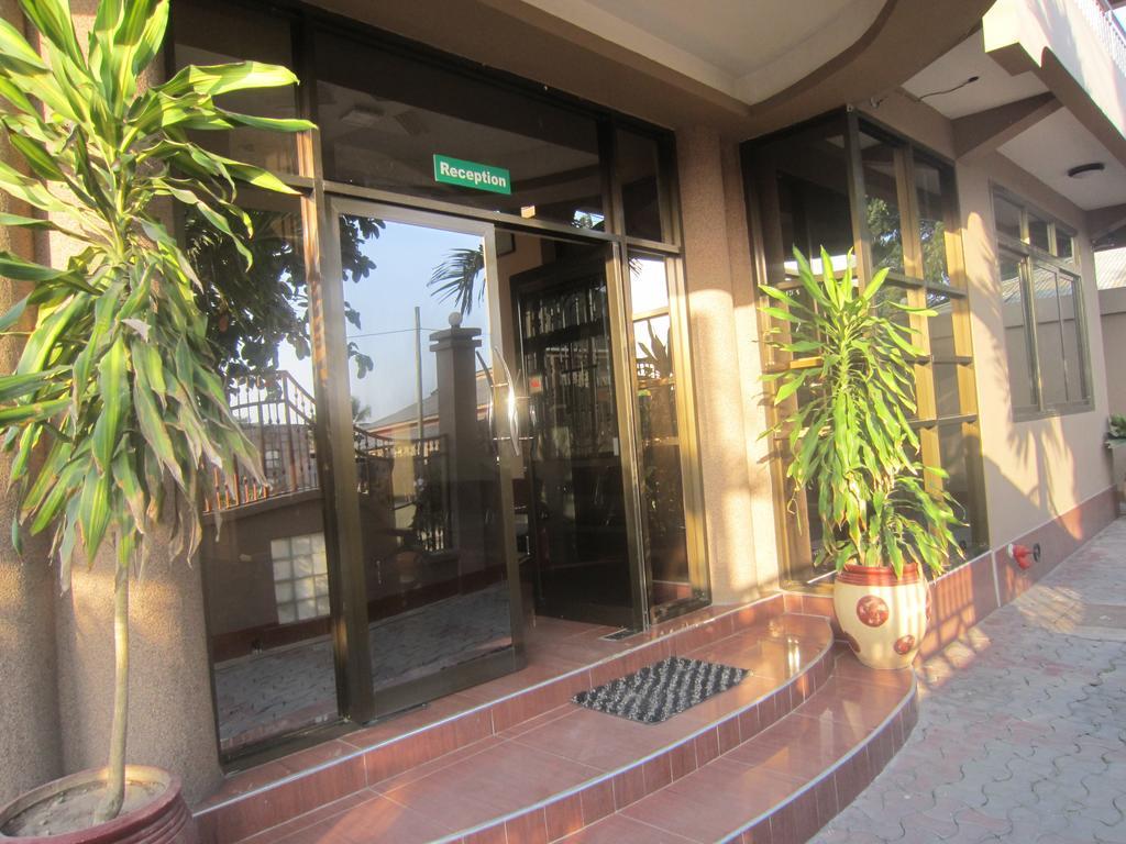 Donsuite Hotel Daressalam Exterior foto