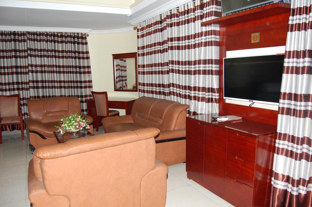 Donsuite Hotel Daressalam Exterior foto
